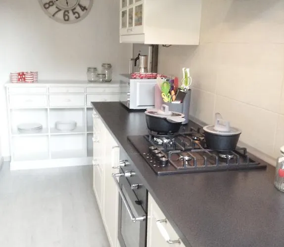 Santa Chiara Apartment *