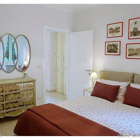 Santa Chiara By Home4holidays