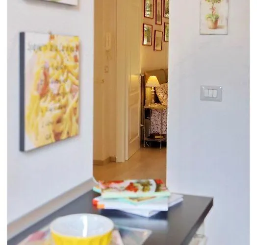 Апартаменты Santa Chiara By Home4holidays *